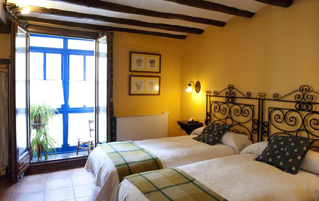 Hostal Santa Agueda Tarazona Номер фото